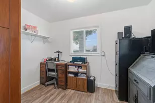 161 E 100 N, Bicknell, UT 84715 - Photo 22