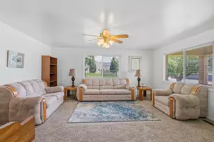 161 E 100 N, Bicknell, UT 84715 - Photo 4