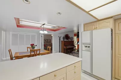 4857 S 1690 E, Holladay, UT 84117 - Photo 6