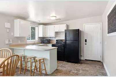 3881 S Bonniewood Dr W, West Valley, UT 84119 - Photo 8