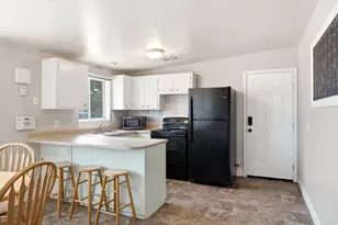 3881 S Bonniewood Dr W, West Valley, UT 84119 - Photo 8