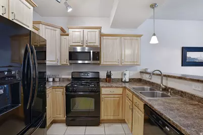 940 W Willow Green Way, Farmington, UT 84025 - Photo 8