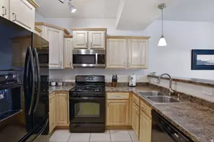 940 W Willow Green Way, Farmington, UT 84025 - Photo 8