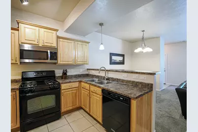 940 W Willow Way, Farmington, UT 84025 - Photo 10