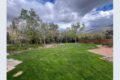 5720 S Oakwood Dr, South Ogden, UT 84405 - Photo 4