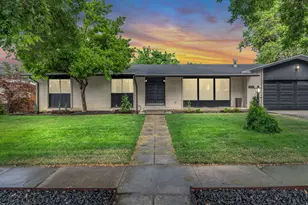 5629 S Laurelwood St, Holladay, UT 84121 - Photo 4