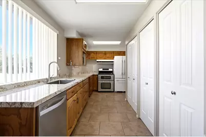 7050 S 260 E, Midvale, UT 84047 - Photo 10