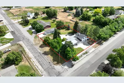 209 E 300 N, Smithfield, UT 84335 - Photo 2