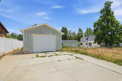 209 E 300 N, Smithfield, UT 84335 - Photo 32