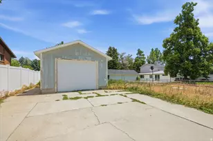 209 E 300 N, Smithfield, UT 84335 - Photo 32