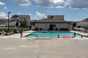1572 E 460 S, Hyrum, UT 84319 - Photo 18