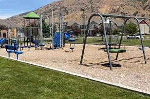 1572 E 460 S, Hyrum, UT 84319 - Photo 16