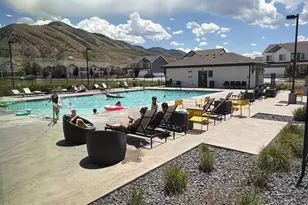 1572 E 460 S, Hyrum, UT 84319 - Photo 24