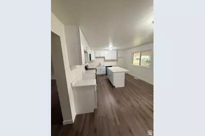 7112 S 2780 E, Cottonwood Heights, UT 84121 - Photo 10