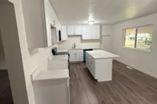 7112 S 2780 E, Cottonwood Heights, UT 84121 - Photo 10