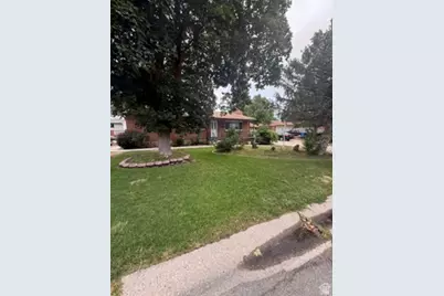 7112 S 2780 E, Cottonwood Heights, UT 84121 - Photo 2