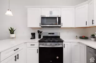 4542 W Parkes Peak Ln S, Herriman, UT 84096 - Photo 14