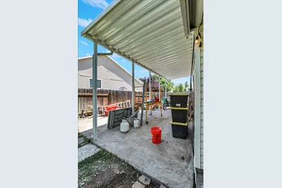 1073 N 175 E, Layton, UT 84041 - Photo 34