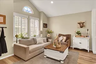 1073 N 175 E, Layton, UT 84041 - Photo 4