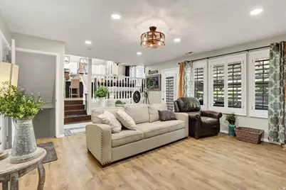 1073 N 175 E, Layton, UT 84041 - Photo 12