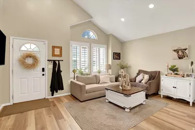 1073 N 175 E, Layton, UT 84041 - Photo 8