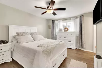 1073 N 175 E, Layton, UT 84041 - Photo 16