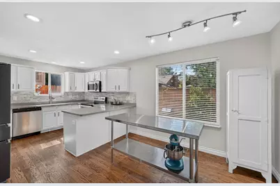 2246 E Evergreen View Ct, Salt Lake City, UT 84109 - Photo 10
