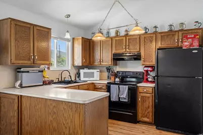 1653 S 500 E, Kaysville, UT 84037 - Photo 14