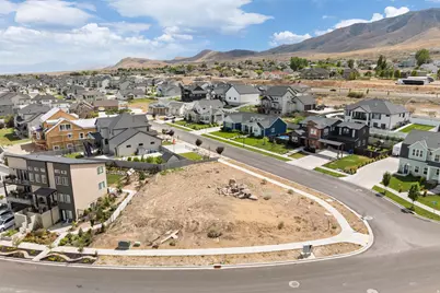 3492 S Meadowlark Ln, Saratoga Springs, UT 84045 - Photo 8