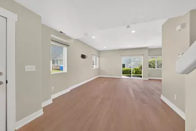 4896 W Aspen Springs Dr, Riverton, UT 84096 - Photo 4
