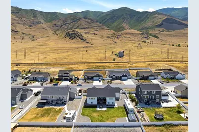 8271 N Iron Horse Dr, Lake Point, UT 84074 - Photo 52