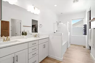 8271 N Iron Horse Dr, Lake Point, UT 84074 - Photo 26