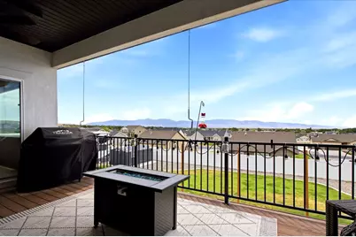 8271 N Iron Horse Dr, Lake Point, UT 84074 - Photo 36