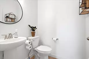 8271 N Iron Horse Dr, Lake Point, UT 84074 - Photo 32