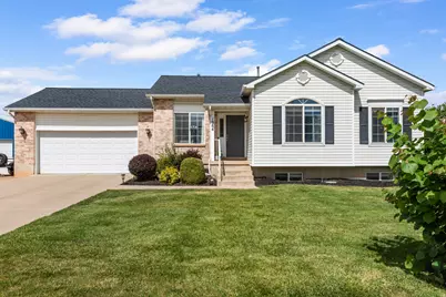 1964 S Dahl Ln, Syracuse, UT 84075 - Photo 2