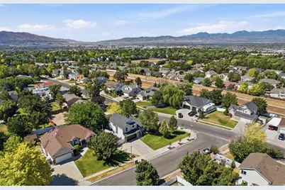 444 E Wilde Cherry Way, Sandy, UT 84070 - Photo 58