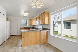 285 W 60 S, Hyde Park, UT 84318 - Photo 10
