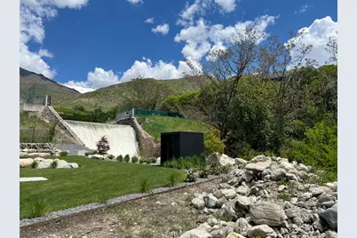 686 N Hidden Hollow Dr E, Farmington, UT 84025 - Photo 1