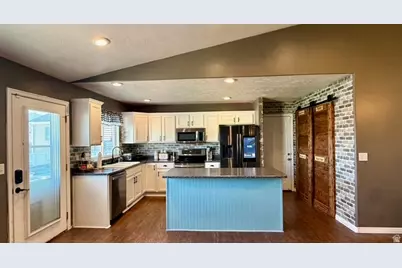 6935 W Dalmation St, West Valley, UT 84128 - Photo 20