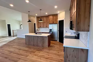 1239 S Hancock Cir, Price, UT 84501 - Photo 10