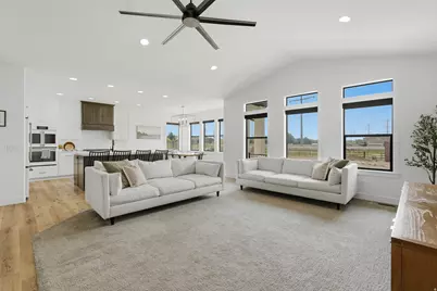 945 S 1700 W, Layton, UT 84041 - Photo 4