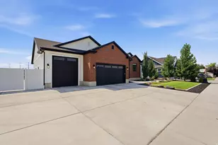 945 S 1700 W, Layton, UT 84041 - Photo 2