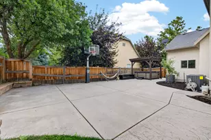 127 W Bordeaux Ln, Alpine, UT 84004 - Photo 46