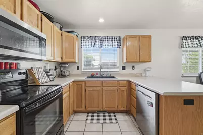 2135 E White Pine Rd, Eagle Mountain, UT 84005 - Photo 10