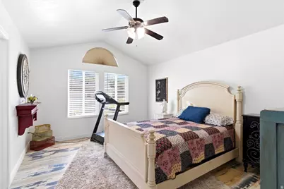 589 Quinn Ct, Ogden, UT 84404 - Photo 14