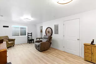 589 Quinn Ct, Ogden, UT 84404 - Photo 24