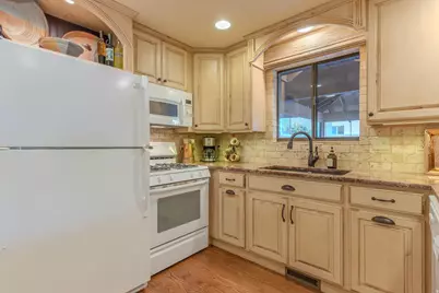 2518 W Carson Ln S, West Jordan, UT 84084 - Photo 4