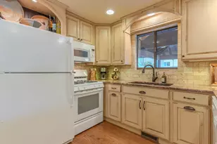 2518 W Carson Ln S, West Jordan, UT 84084 - Photo 4