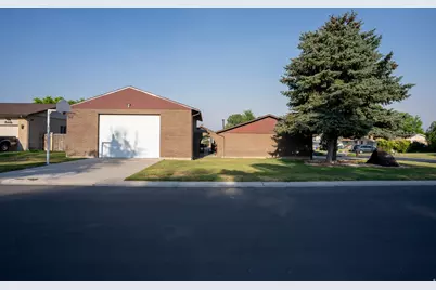 2518 W Carson Ln S, West Jordan, UT 84084 - Photo 38