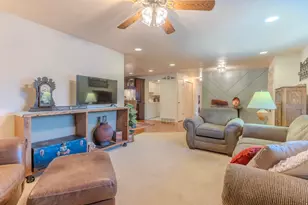 2518 W Carson Ln S, West Jordan, UT 84084 - Photo 10